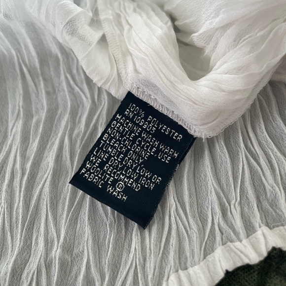 vintage y2k white pleated chiffon blouse with petal fringe - Picture 7 of 7